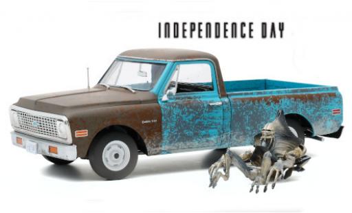 Chevrolet C-10 1/18 Highway 61 bleue/grise Independence Day 1971 avec traces d et Alien-figurine miniature