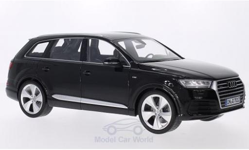 Audi Q7 1/18 Minichamps (4M) black diecast model cars