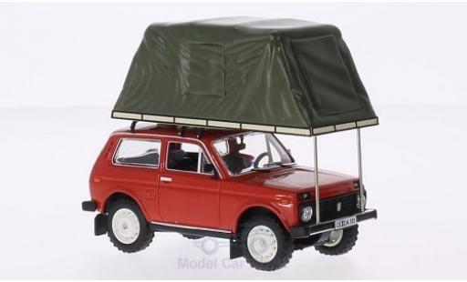 Lada Niva 1/18 IST Models metallic-rouge 1981 mit Zeltaufbau auf Dach miniature