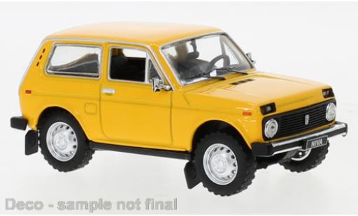 Lada Niva 1/43 IXO giallo 1978 modellino in miniatura