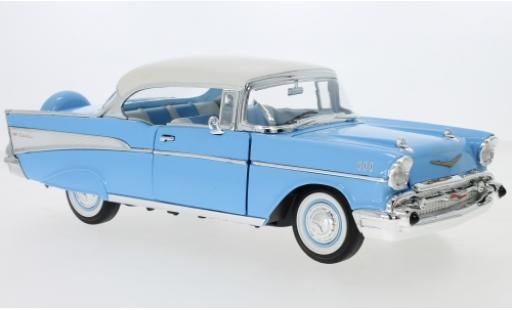 Chevrolet Bel Air 1/18 Lucky Die Cast Hardtop hellbleue/blanche 1957 miniature