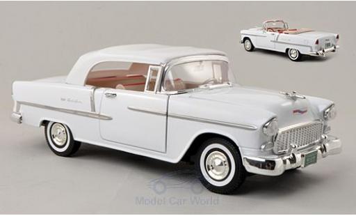 Chevrolet Bel Air 1/18 Motormax Convertible blanche 1955 Softtop und Persenning liegen bei miniature