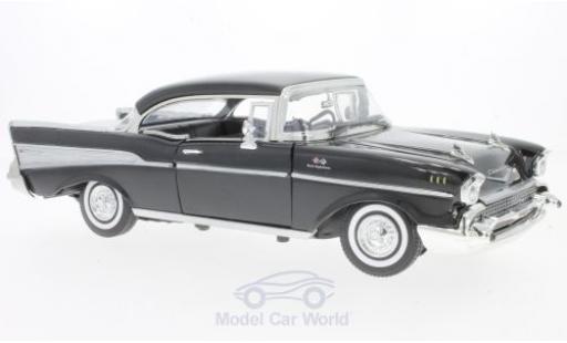 Chevrolet Bel Air 1/18 Motormax noire 1957 miniature