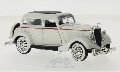 Ford Deluxe 1/18 New Ray or 1934 miniature