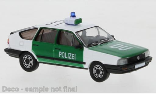 Volkswagen Passat 1/87 PCX87 B2 blanche/verte Polizei Duisburg 1985 miniature