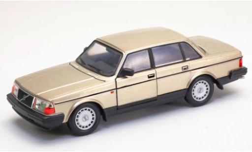 Volvo 240 1/24 Welly GL gold miniature